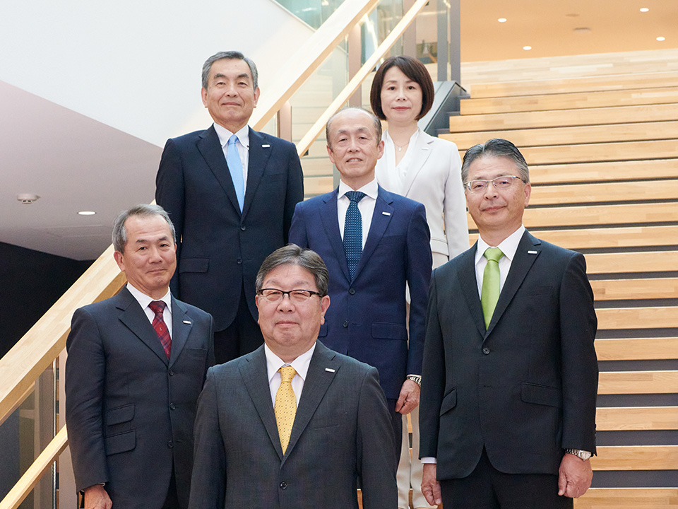 取締役集合写真