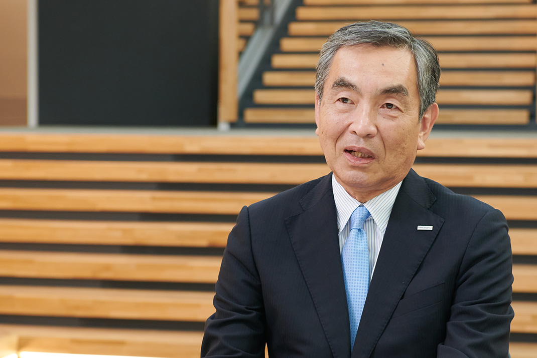 西山佳宏